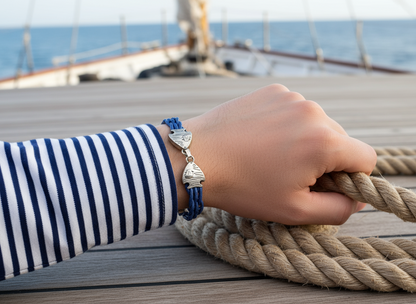 Bracelet tressé style marin bleu marine avec fermoir poisson