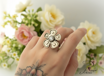 Hippie style flower ring