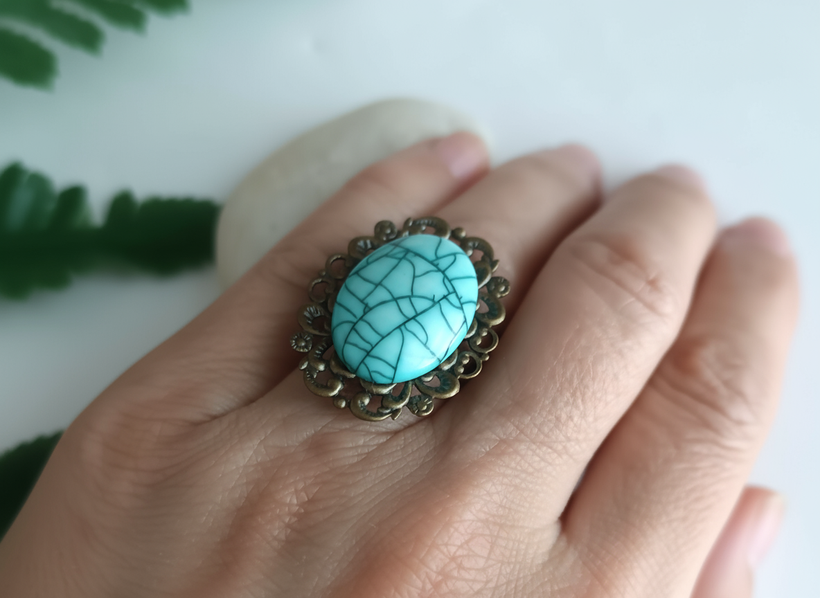 Anillo estilo vintage con turquesa.