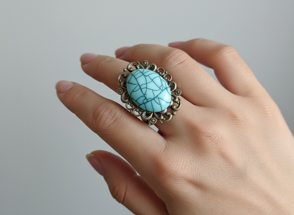 Anillo estilo vintage con turquesa.