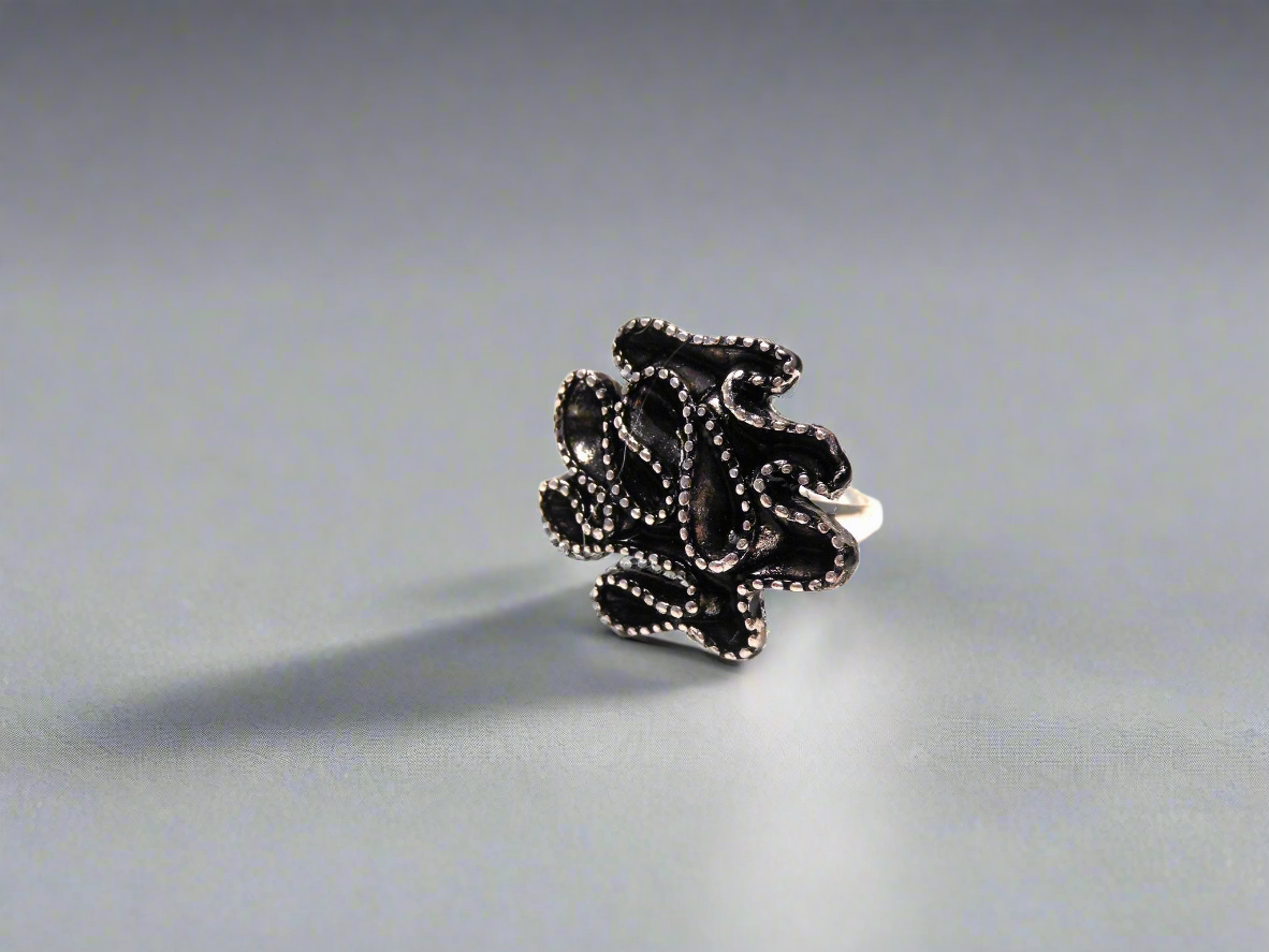 Silver and black adjustable ring for modern woman