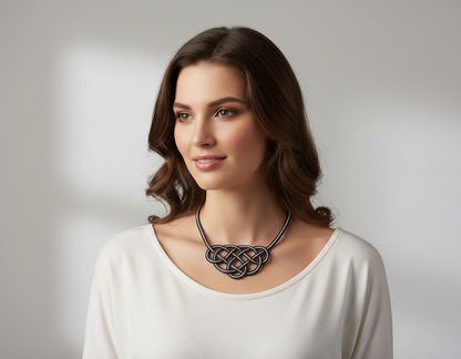 Collier en cuir noué en trois couleurs personnalisables