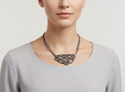 Collier en cuir noué en trois couleurs personnalisables