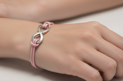 pulsera de cuero con símbolo infinito
