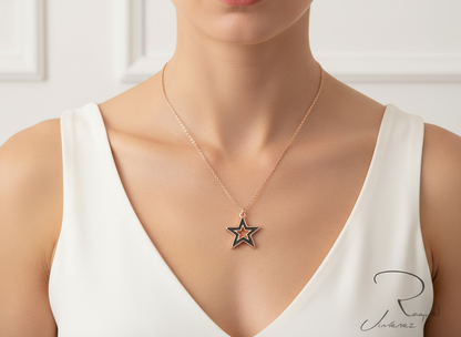Pendentif étoile dorée et noire