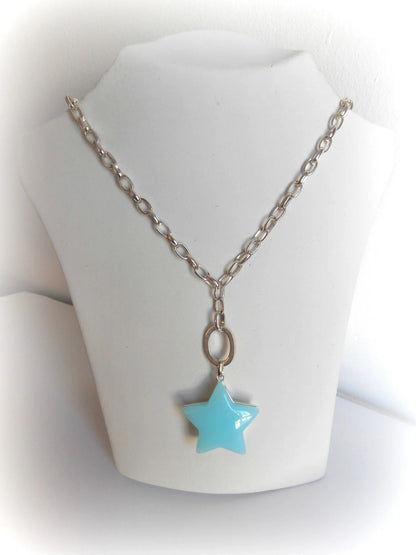 étoile bleue et argentée