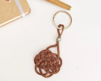 Porte-clés en cuir brut naturel tressé Infinity Celtic Knot