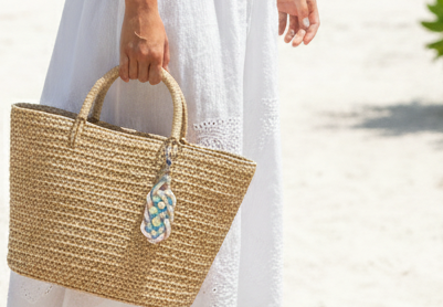 Porte-clés et bijou de sac en cuir tressé avec nœud infini