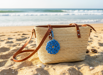 Porte-clés symbole celtique à cliquet en cuir et acier