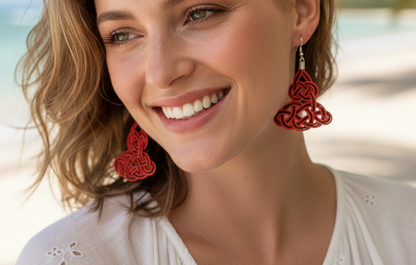 pendientes macrame rojo y negro