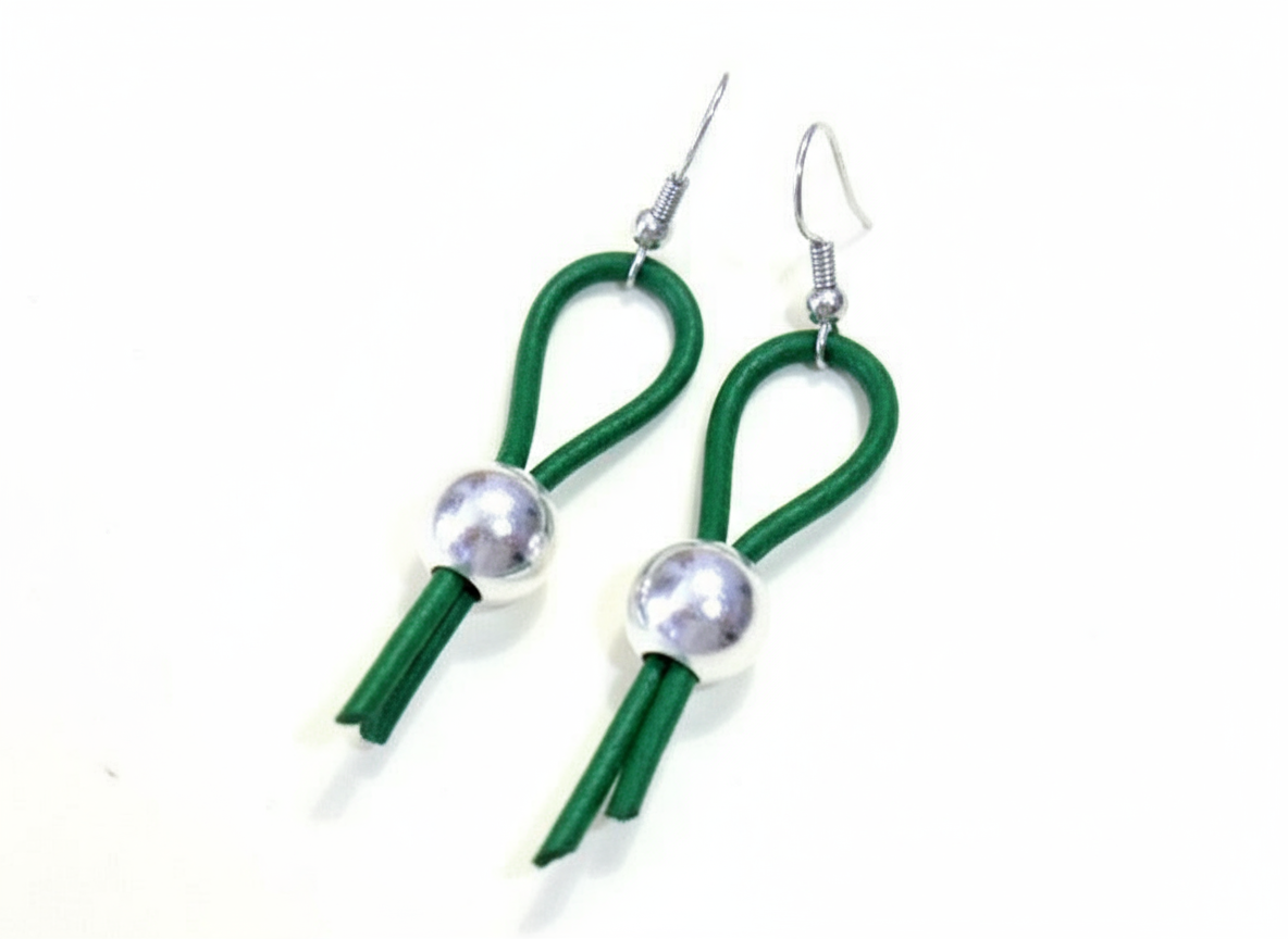 Pendientes largos de cuero y plata para estilo boho y hippie personalizados