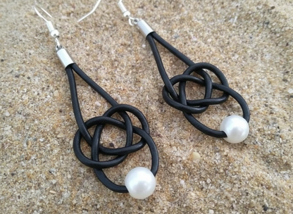 pendientes nudo infinito y perla