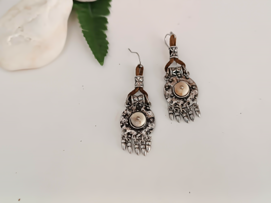 pendientes estilo vintage en plata tibetana y nácar