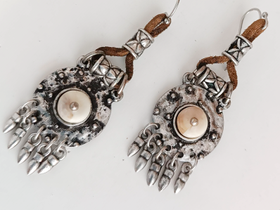 pendientes estilo vintage en plata tibetana y nácar