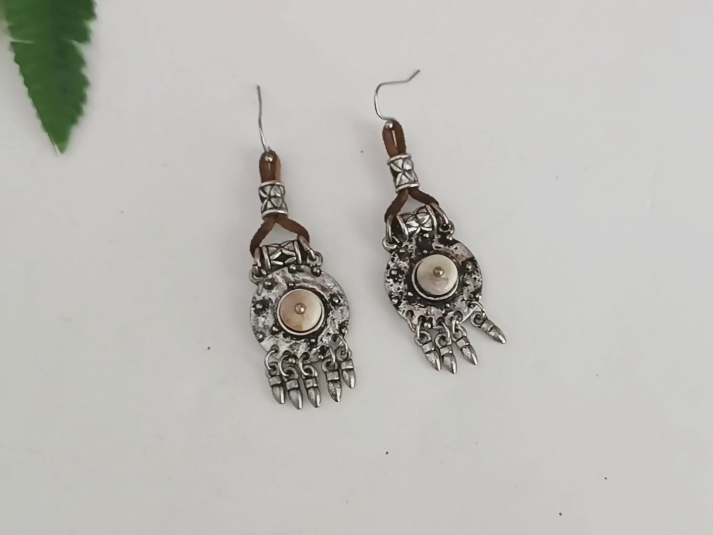 Pendientes estilo vintage plata tibetana y nacar