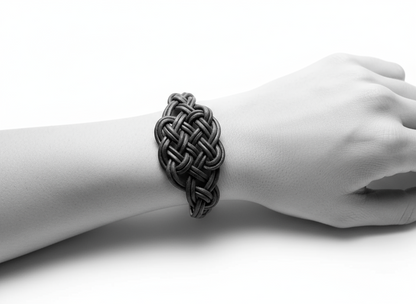 Pulsera de cuero trenzado con nudo celta