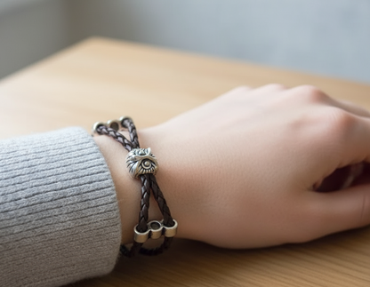 Pulsera de cuero trenzado con búho de la suerte