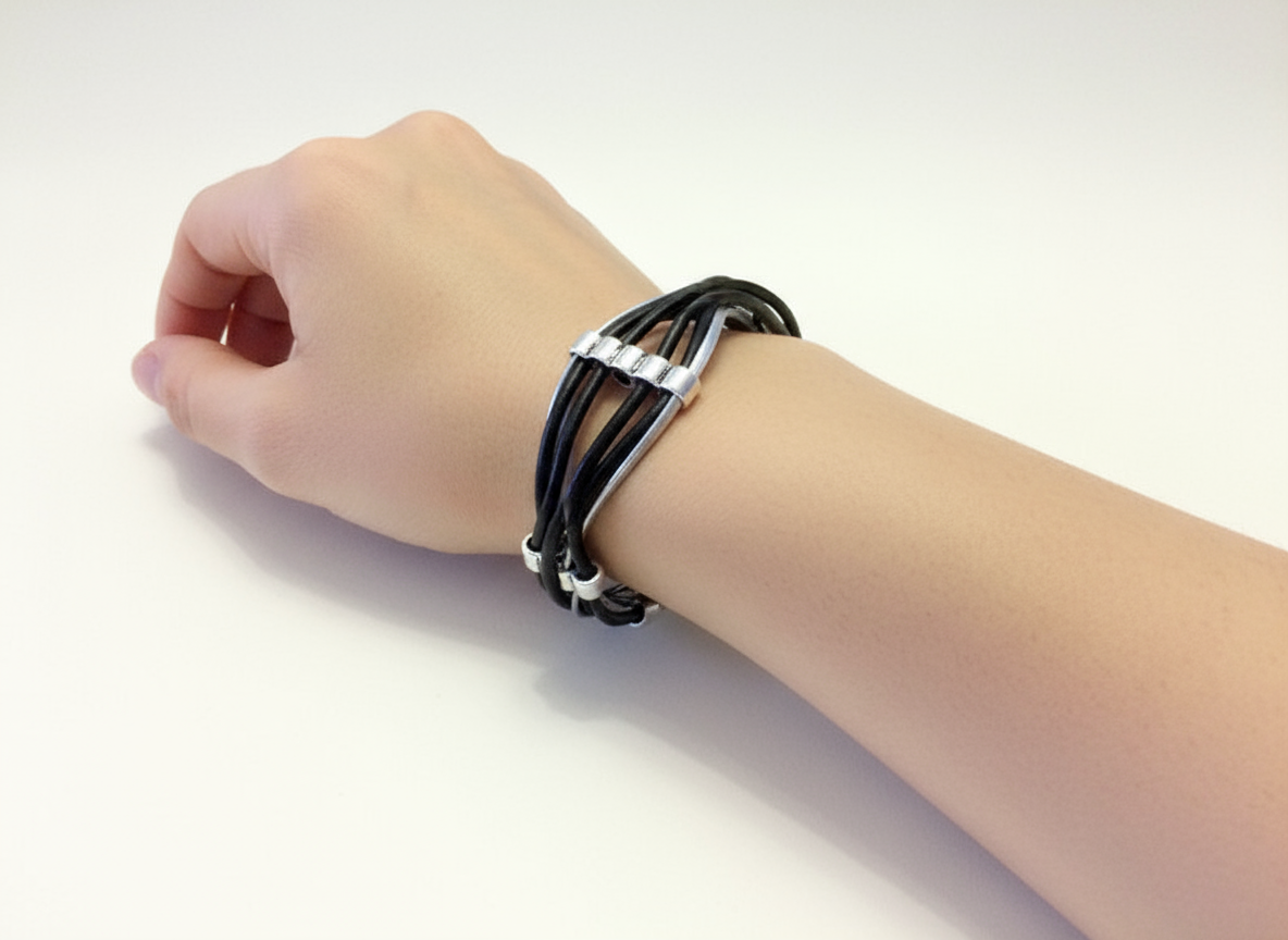 Bracelet unisexe en cuir tressé noir et argent