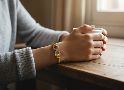 Bracelet avec symbole infini et cuir aux couleurs personnalisées