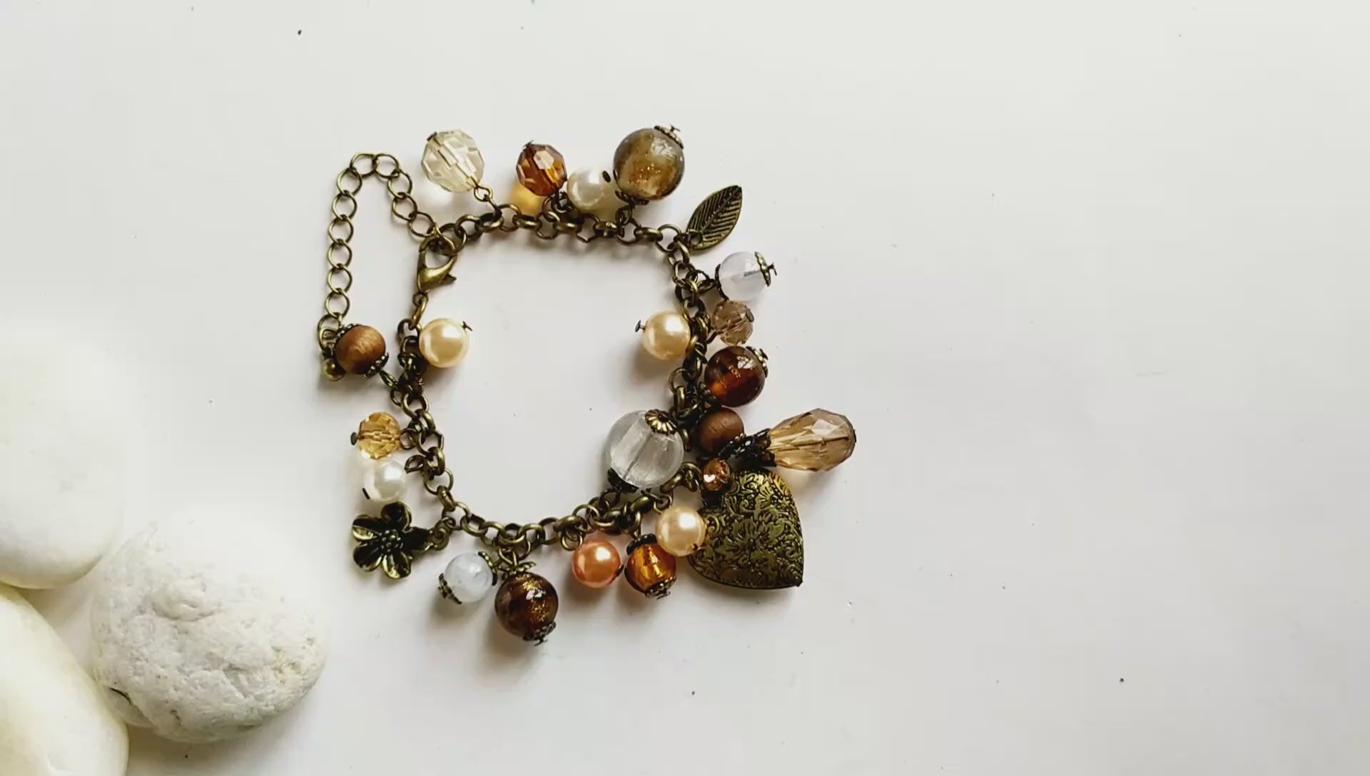 pulsera vintage estilo boho. Raquel Jimenez Artesanía