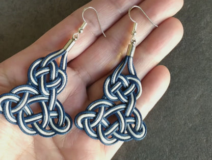 Kit to make earrings with blue and white sailor knot