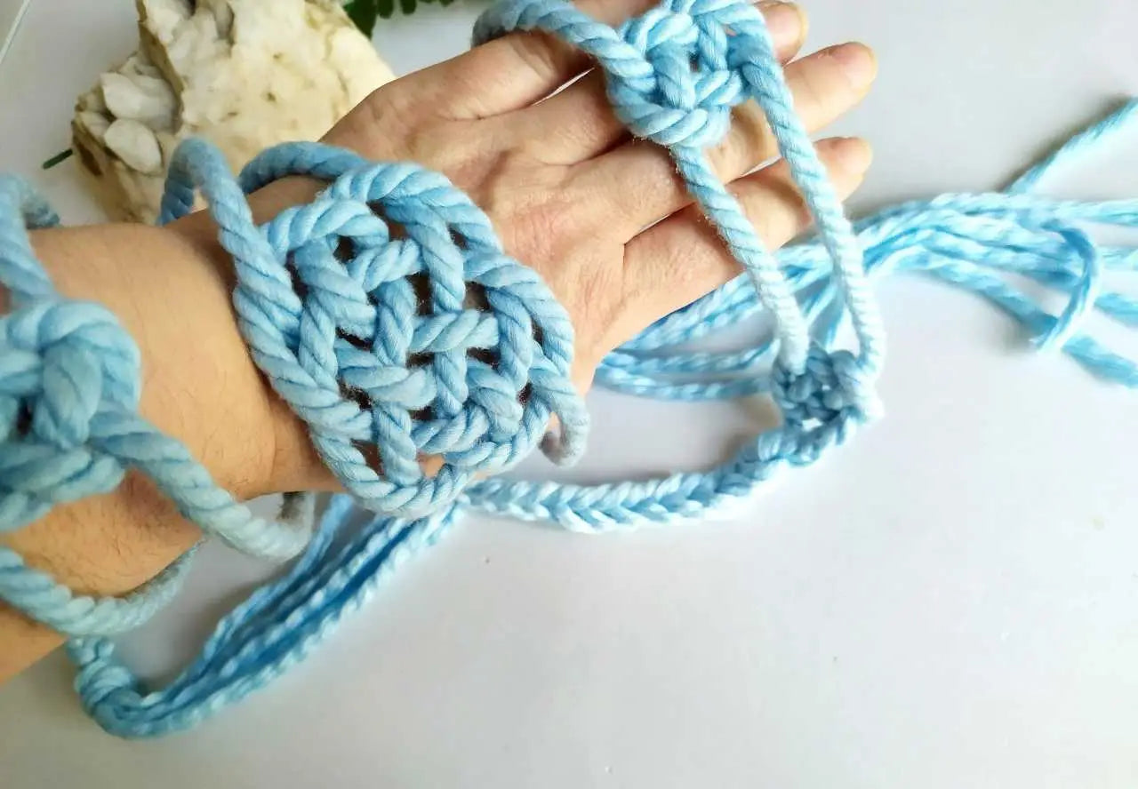 handfasting cord. Cordón rito unión de manos para bodas . Raquel Jiménez Artesanía
