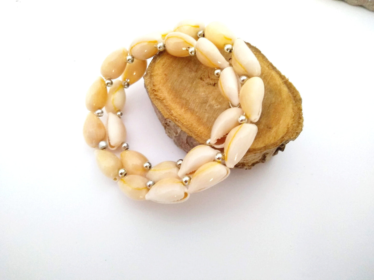 Brazalete abierto con caracolas marinas, pulsera doble con conchas marianas naturales para el verano, brazalete playero, brazalete doble