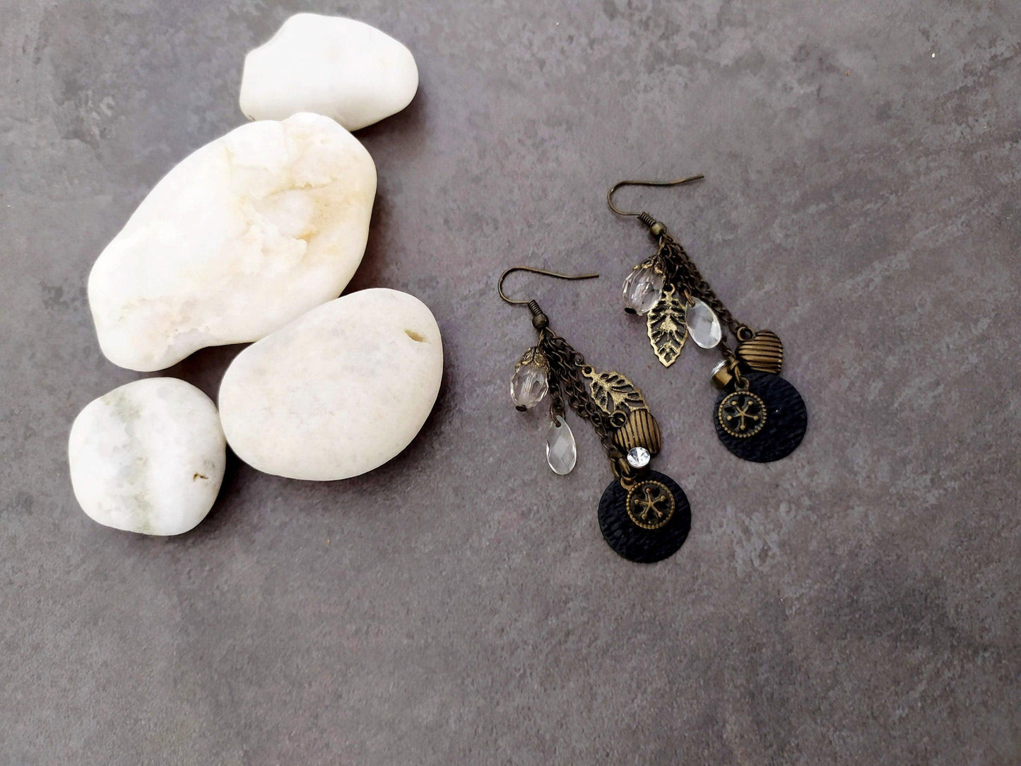 Pendientes largos de cristal y bronce con corazón, pendientes estilo vintage, pendientes con corazón romántico, pendientes de estilo retro.
