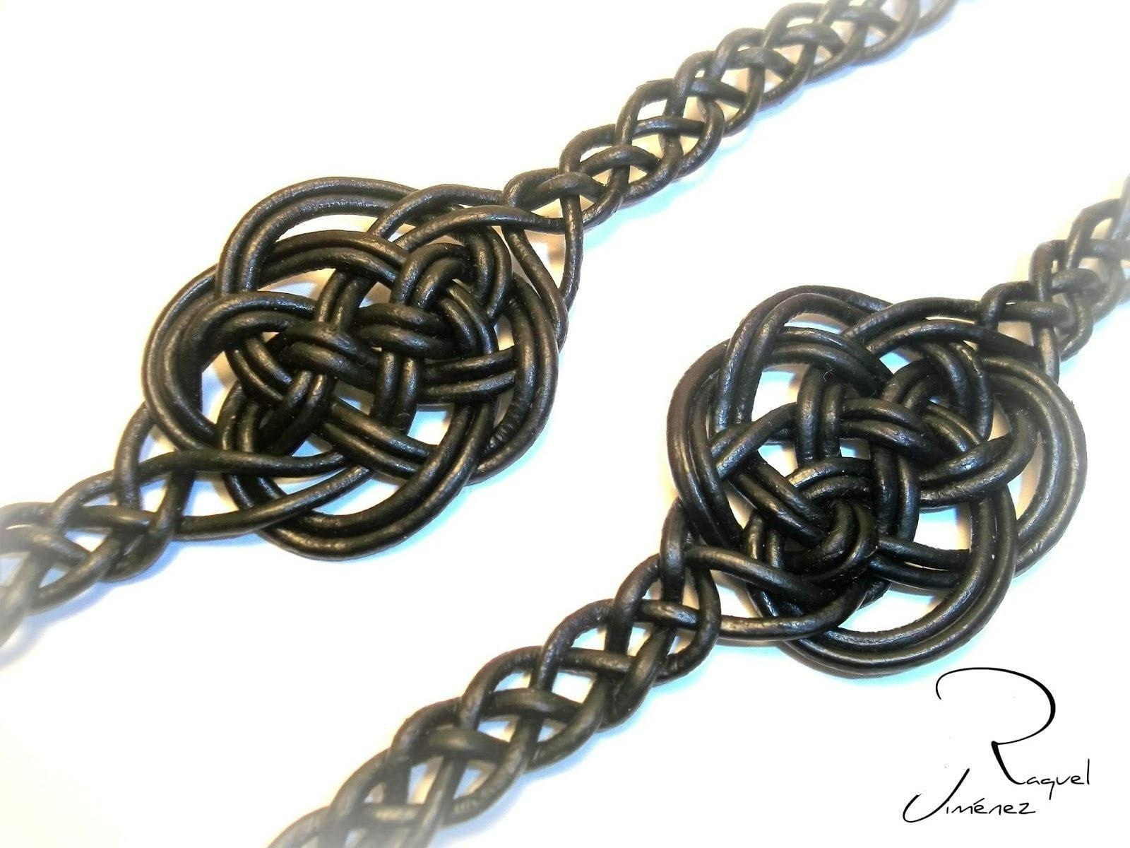 pulsera de cuero con el nudo celta del amor eterno. Raquel Jiménez Artesanía