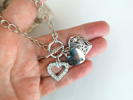 pulsera tres corazones